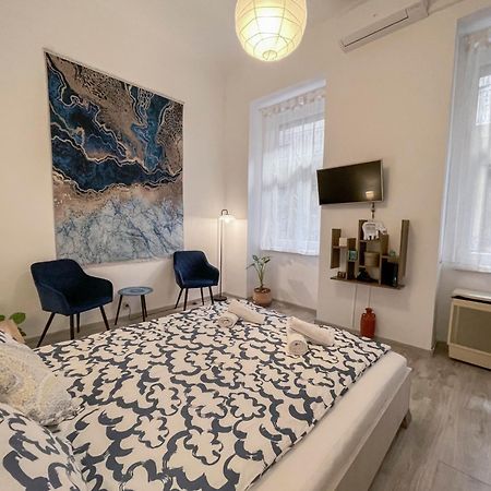 Free Parking, Downtown Apartment Near New York Cafe Budapest Kültér fotó