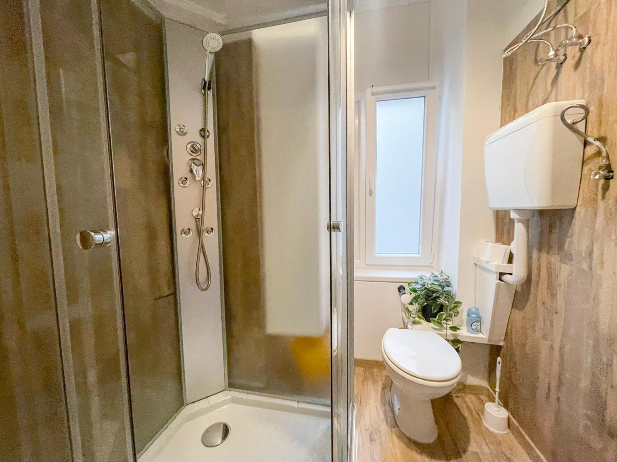 Free Parking, Downtown Apartment Near New York Cafe Budapest Kültér fotó